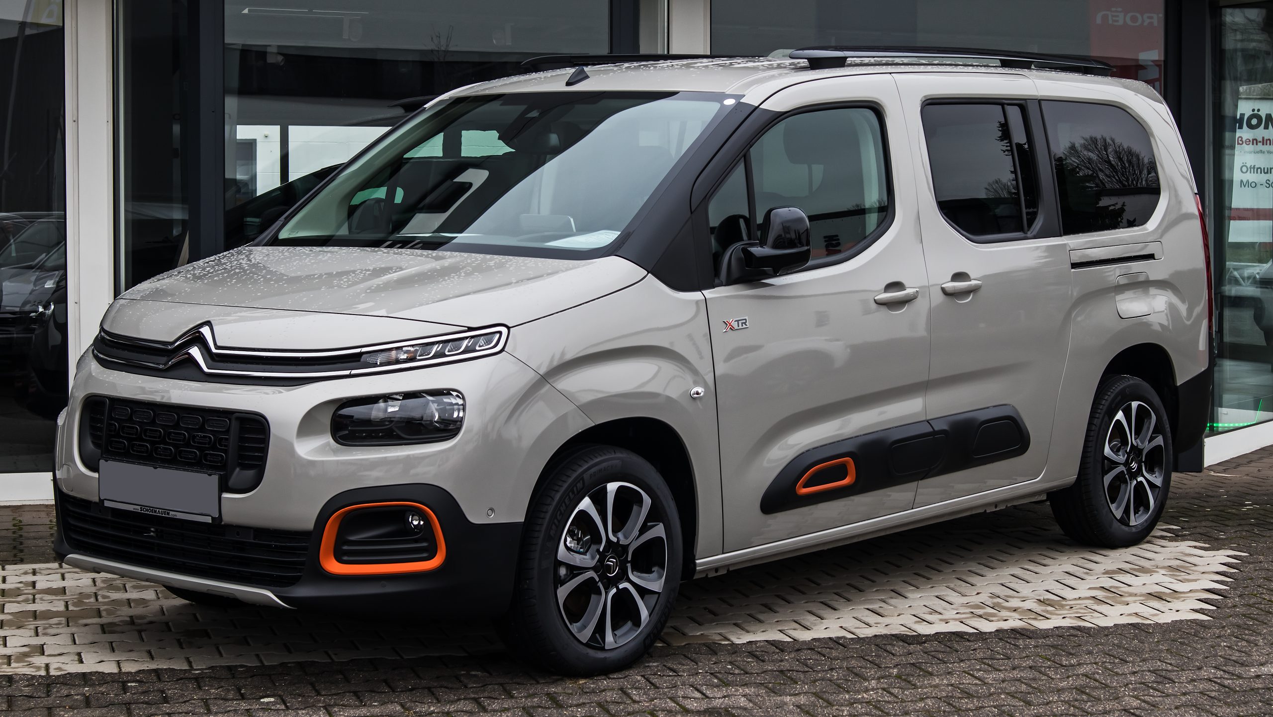 File:Citroën Berlingo XL BlueHDi 130 EAT8 Shine XTR (III) – f 02012021.jpg - Wikimedia Commons